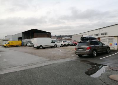 Parkovisko zo severnej strany haly 00